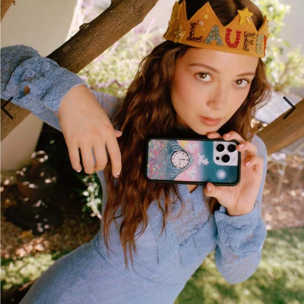 Laufey Wild Flower Case iPhone 17